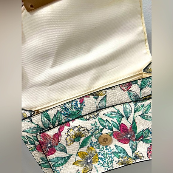 Floral Crossbody Bag from Target - Picture 8 of 14